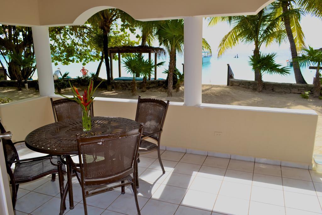 Mayan Princess Beach & Dive Resort West Bay Room photo