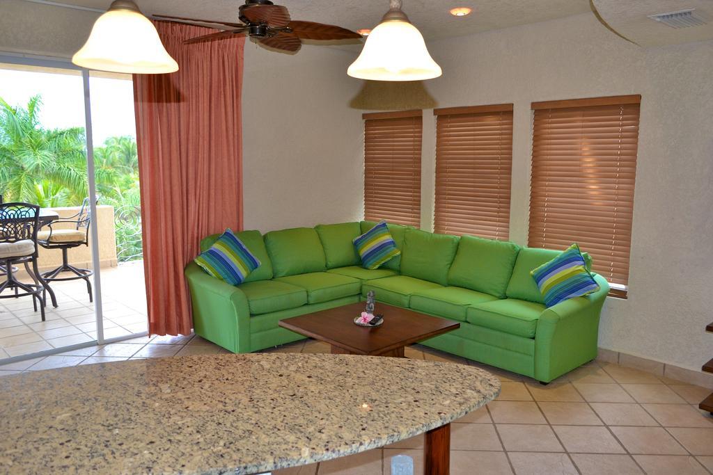 Mayan Princess Beach & Dive Resort West Bay Room photo