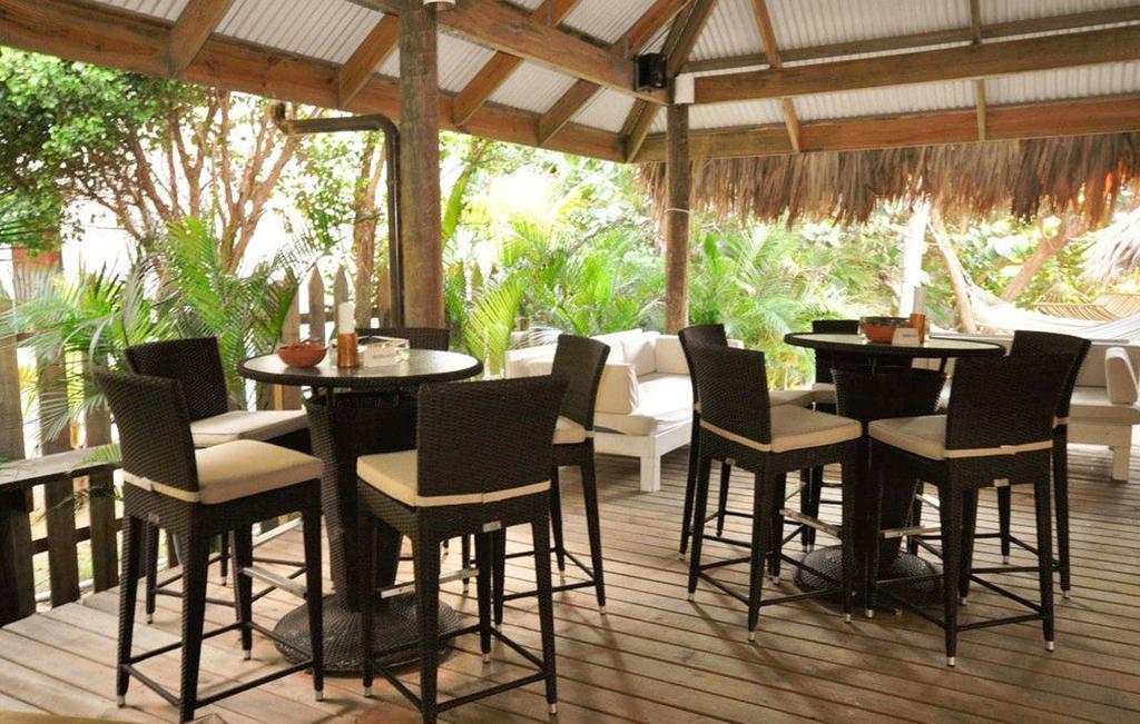 Mayan Princess Beach & Dive Resort West Bay Exterior photo